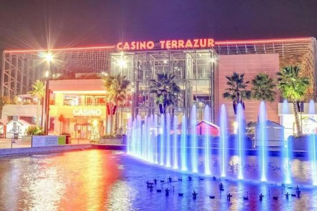 F2 neuf calme climatisé wifi parking - 1,5 km mer Cagnes-sur-Mer France