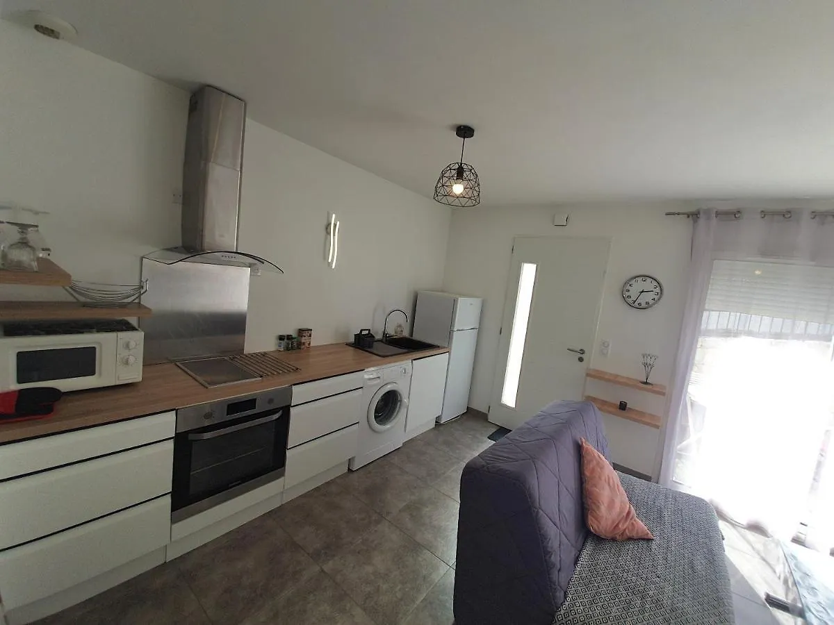 Appartement F2 neuf calme climatisé wifi parking - 1,5 km mer Cagnes-sur-Mer France