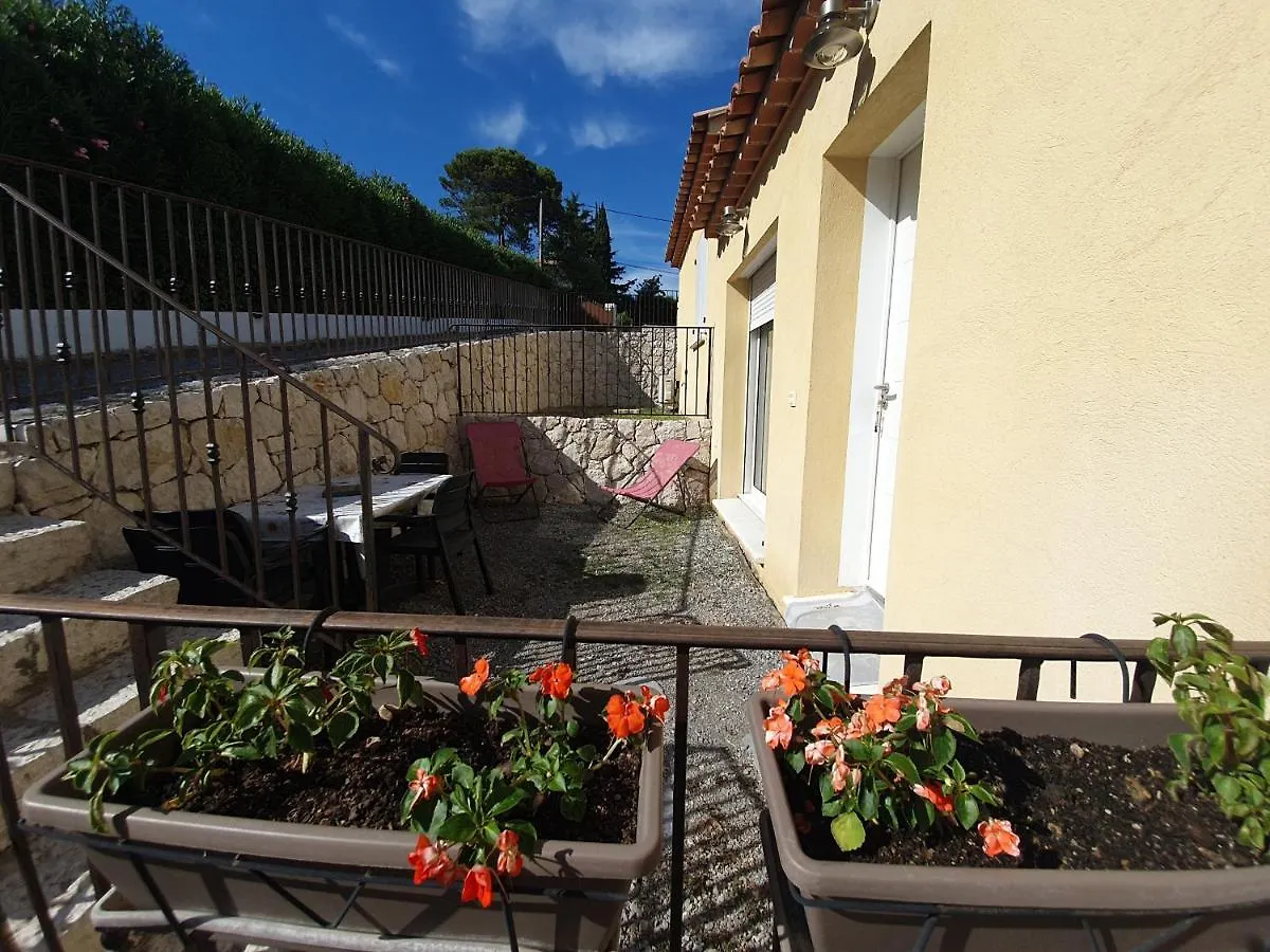 F2 neuf calme climatisé wifi parking - 1,5 km mer Cagnes-sur-Mer Appartement